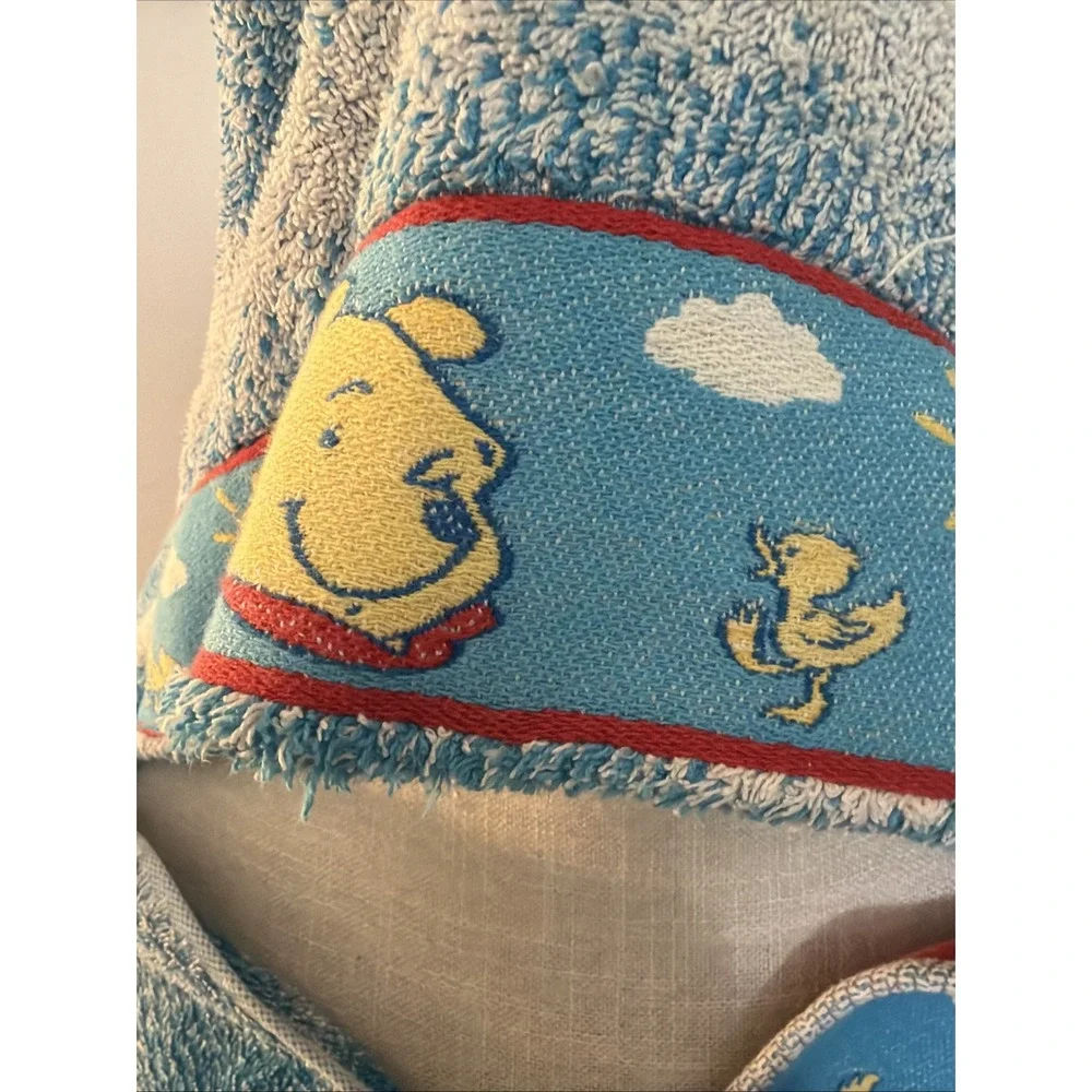 Vtg Winnie The Pooh 1990's Hooded Bath Towel